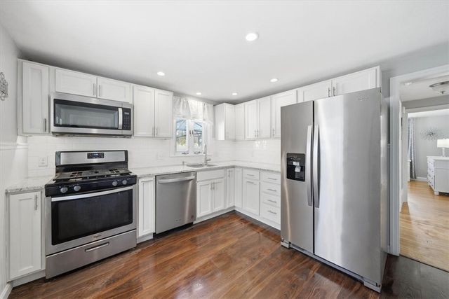 11 Midway Drive, Warwick, RI 02886