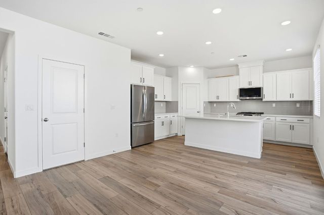 2150 Muller St, Lincoln, CA 95648