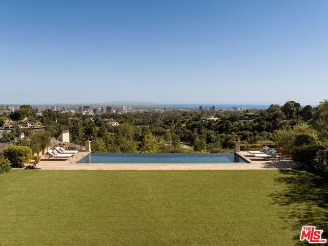 10939 Chalon Road, Los Angeles, CA 90077