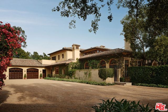 10939 Chalon Road, Los Angeles, CA 90077