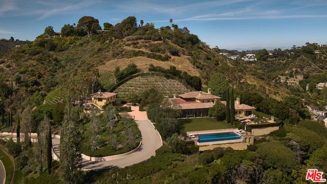 10939 Chalon Road, Los Angeles, CA 90077