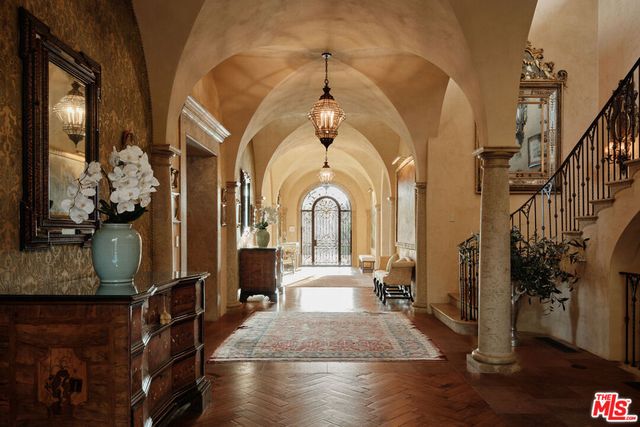 10939 Chalon Road, Los Angeles, CA 90077