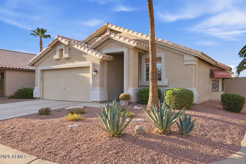 11666 W YUCCA Court, Surprise, AZ 85378 — exterior