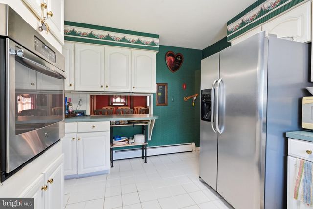 116 HIGHLAND PARK DR, Levittown, PA 19056
