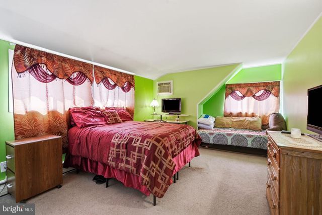 116 HIGHLAND PARK DR, Levittown, PA 19056