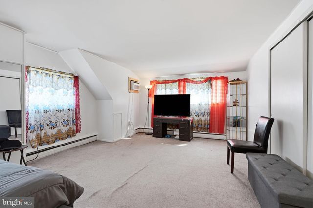 116 HIGHLAND PARK DR, Levittown, PA 19056