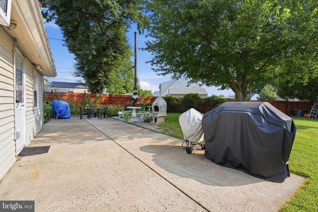 116 HIGHLAND PARK DR, Levittown, PA 19056
