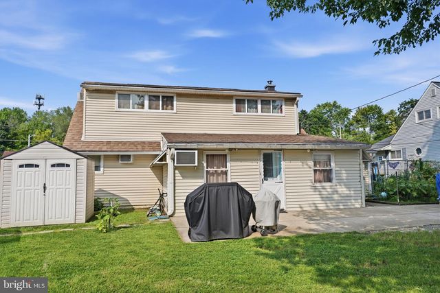 116 HIGHLAND PARK DR, Levittown, PA 19056