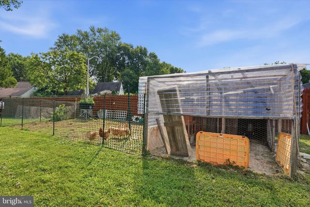 116 HIGHLAND PARK DR, Levittown, PA 19056