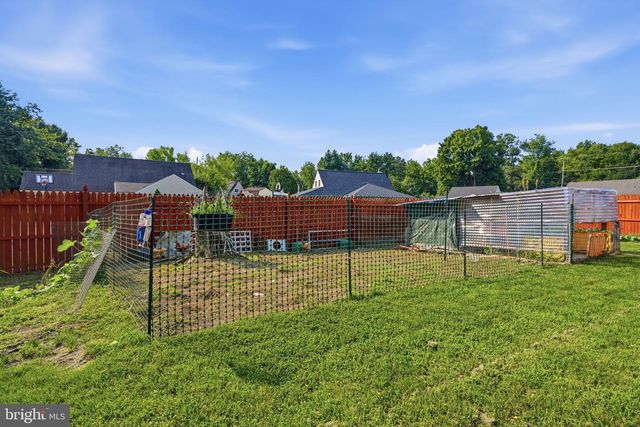 116 HIGHLAND PARK DR, Levittown, PA 19056