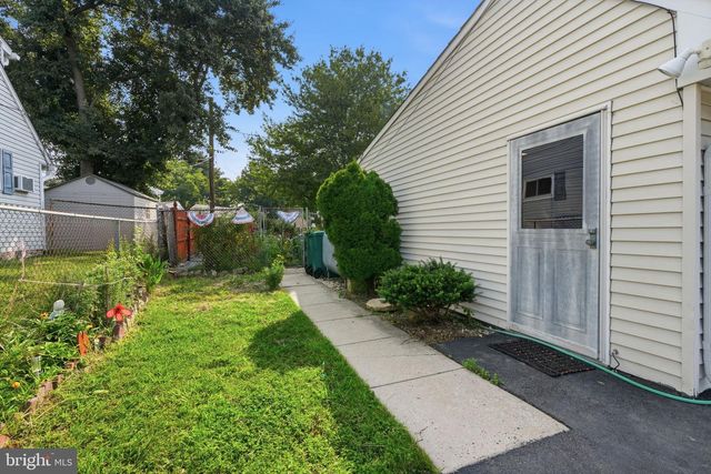 116 HIGHLAND PARK DR, Levittown, PA 19056