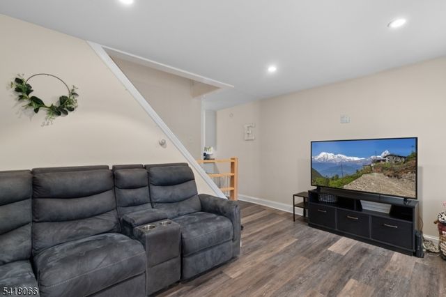 13 Millers Ln, Milltown Boro, NJ 08850