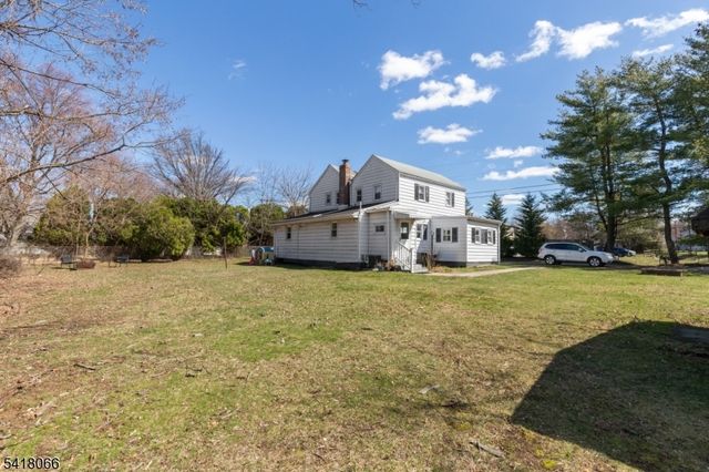 13 Millers Ln, Milltown Boro, NJ 08850