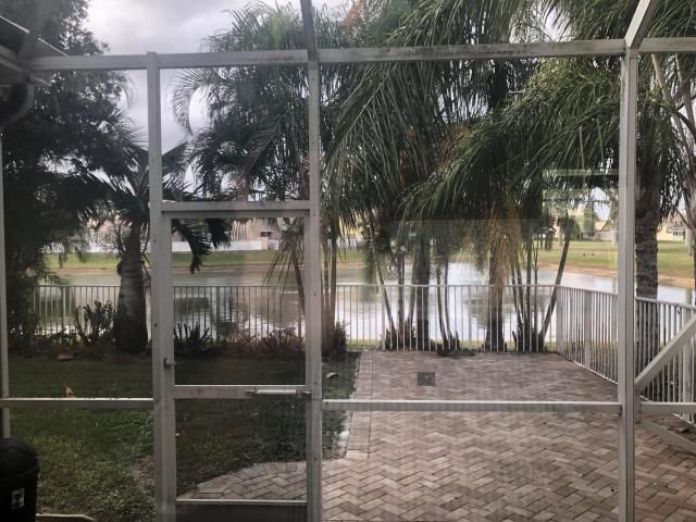 147 KENSINGTON Way, Royal Palm Beach, FL 33414