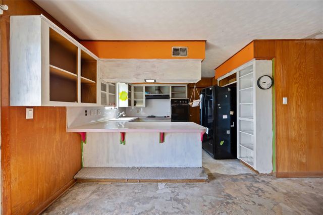 7634 Wynlea Street, Houston, TX 77061