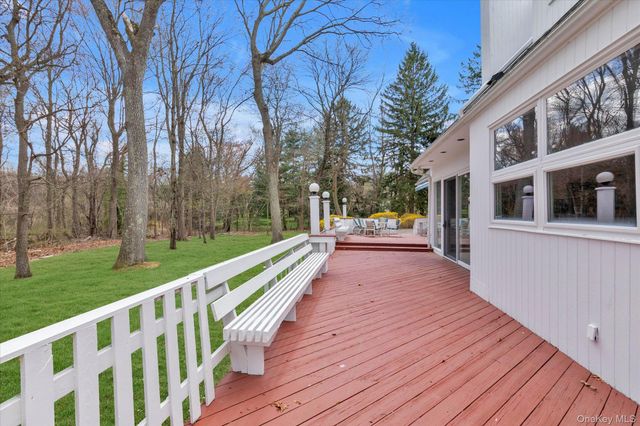 16 Serein Court, Syosset, NY 11791