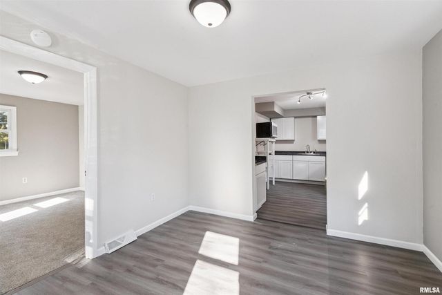 460 W KNOX Street, Galesburg, IL 61401