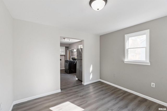 460 W KNOX Street, Galesburg, IL 61401