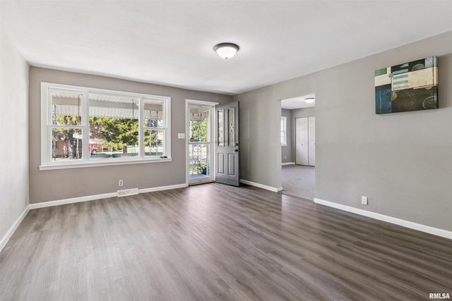 460 W KNOX Street, Galesburg, IL 61401