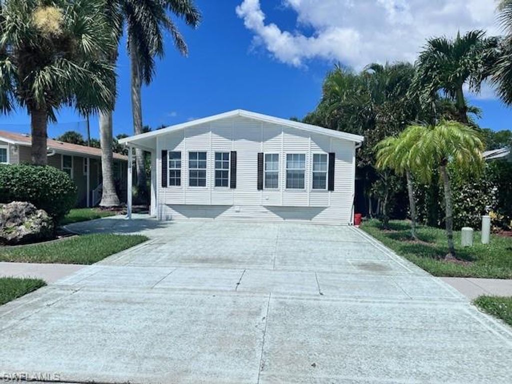1025 Silver Lakes BLVD, NAPLES, FL 34114 — exterior