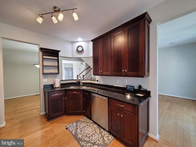10 BRIDLE CT, Cherry Hill, NJ 08003