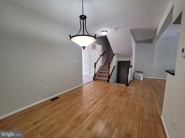 10 BRIDLE CT, Cherry Hill, NJ 08003