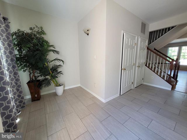 10 BRIDLE CT, Cherry Hill, NJ 08003