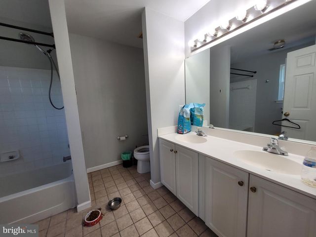 10 BRIDLE CT, Cherry Hill, NJ 08003