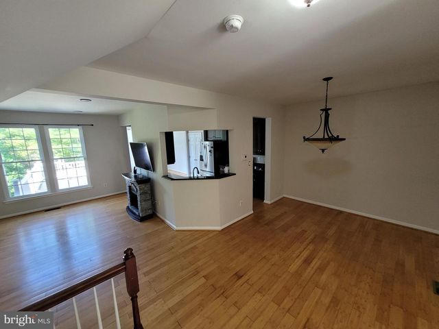 10 BRIDLE CT, Cherry Hill, NJ 08003
