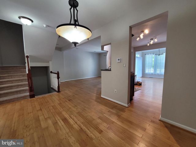 10 BRIDLE CT, Cherry Hill, NJ 08003