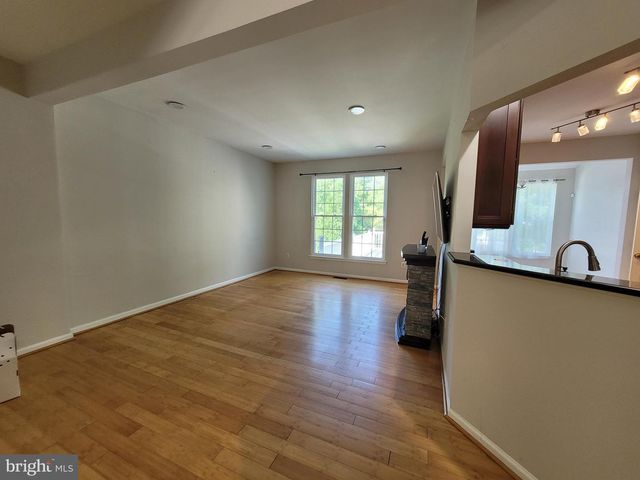 10 BRIDLE CT, Cherry Hill, NJ 08003