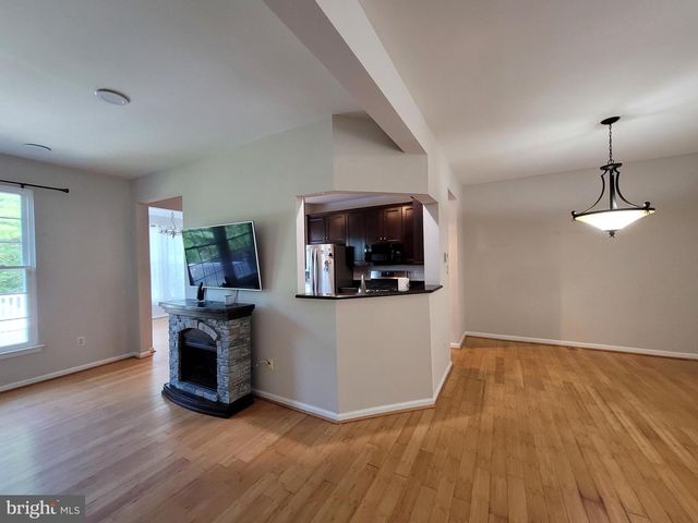 10 BRIDLE CT, Cherry Hill, NJ 08003