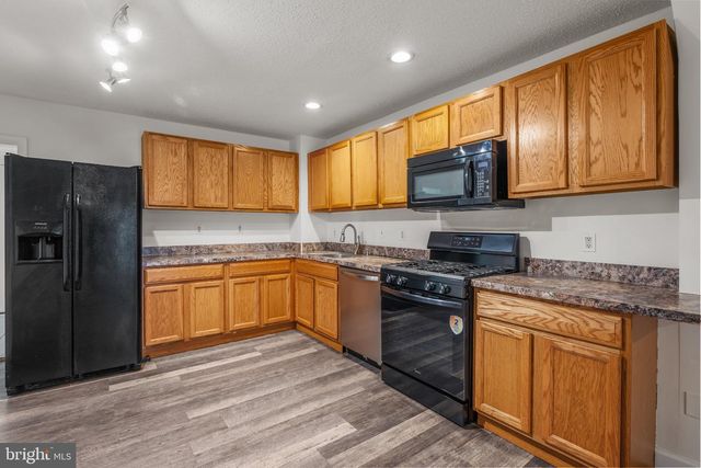 4 N POTOMAC ST, Baltimore, MD 21224