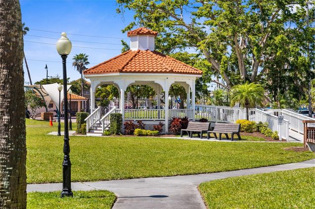 944 HARBOR TOWN DRIVE, Venice, FL 34292