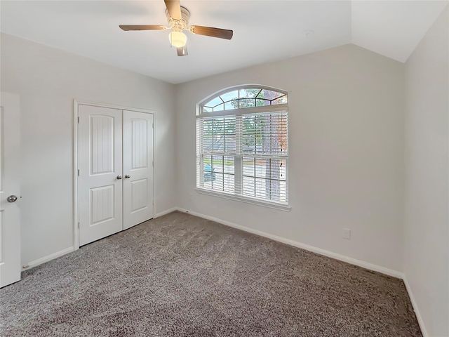 4 Logan Creek Lane, Conroe, TX 77304