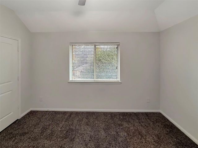 4 Logan Creek Lane, Conroe, TX 77304