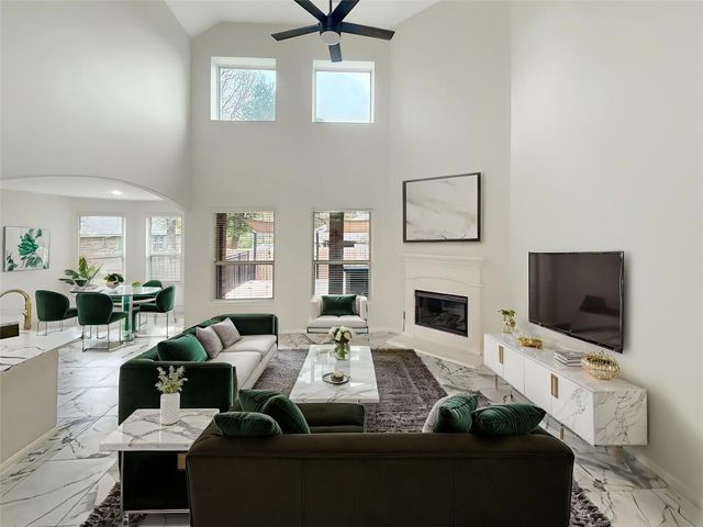 4 Logan Creek Lane, Conroe, TX 77304