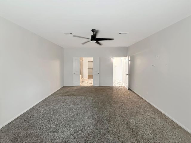 4 Logan Creek Lane, Conroe, TX 77304