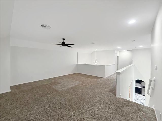 4 Logan Creek Lane, Conroe, TX 77304