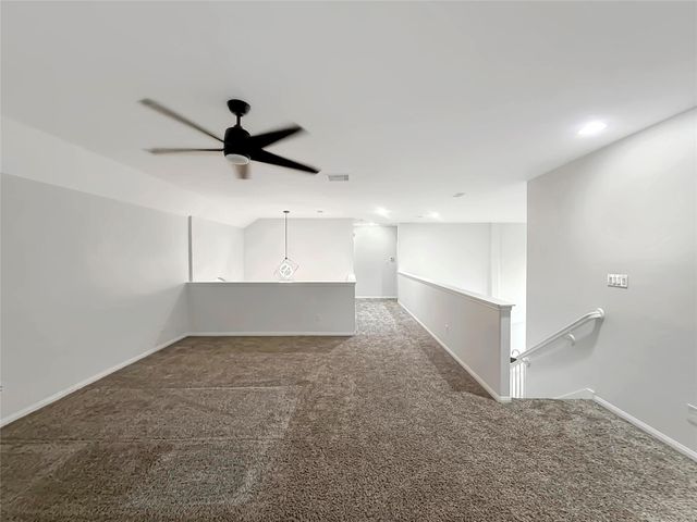 4 Logan Creek Lane, Conroe, TX 77304