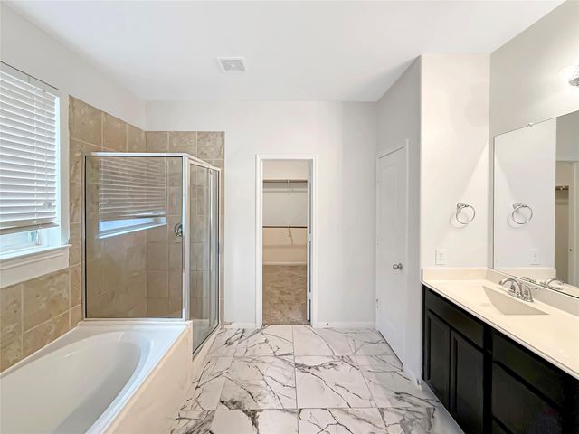 4 Logan Creek Lane, Conroe, TX 77304