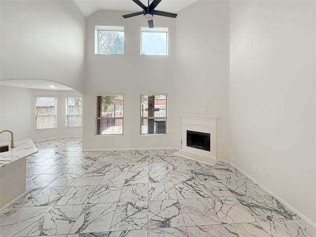 4 Logan Creek Lane, Conroe, TX 77304