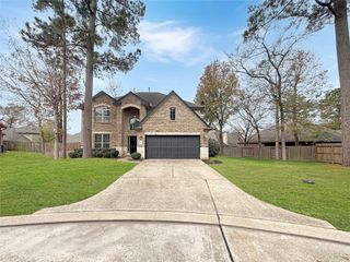 4 Logan Creek Lane, Conroe, TX 77304