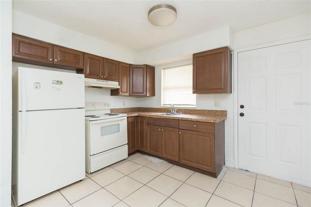 8402 N MULBERRY STREET, Tampa, FL 33604