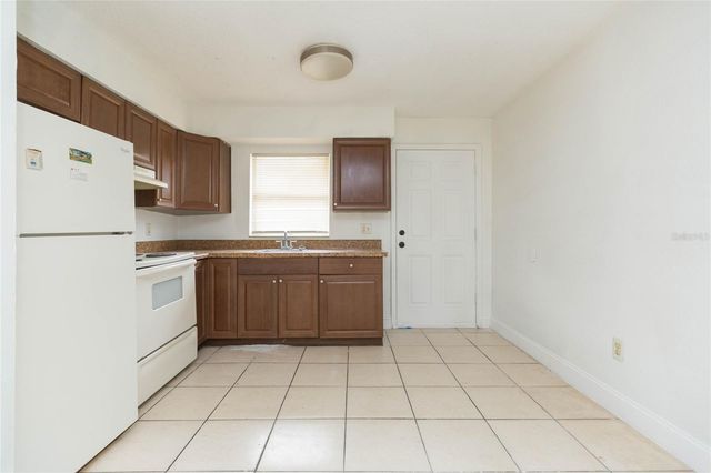 8402 N MULBERRY STREET, Tampa, FL 33604