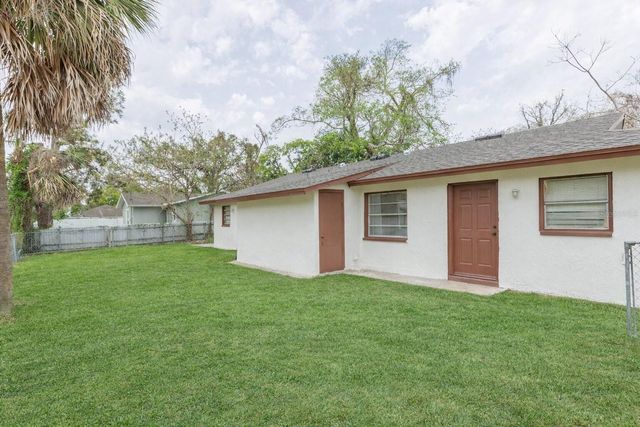 8402 N MULBERRY STREET, Tampa, FL 33604