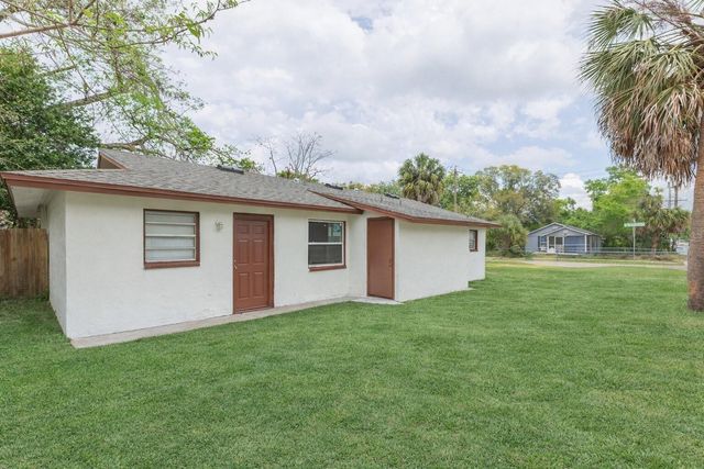 8402 N MULBERRY STREET, Tampa, FL 33604