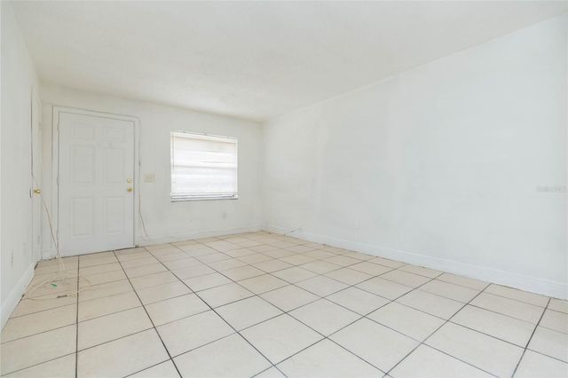 8402 N MULBERRY STREET, Tampa, FL 33604