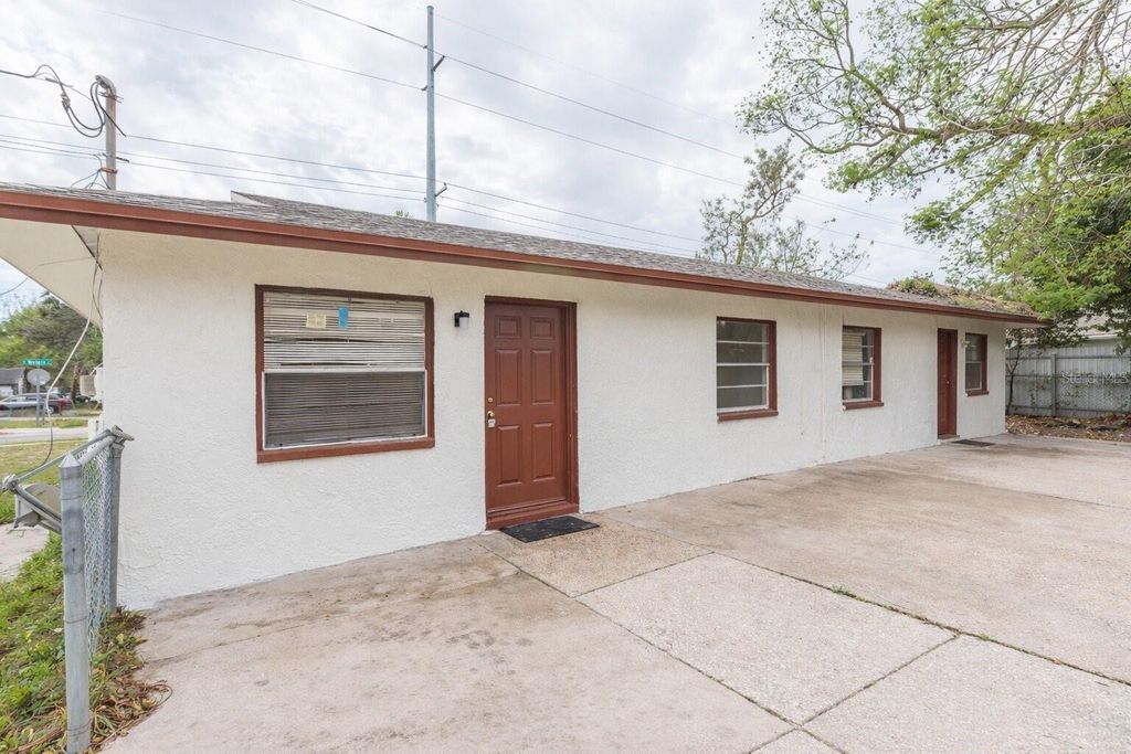 8402 N MULBERRY STREET, Tampa, FL 33604