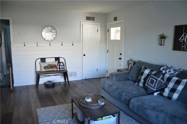 1943 Longview Drive, Corona, CA 92882